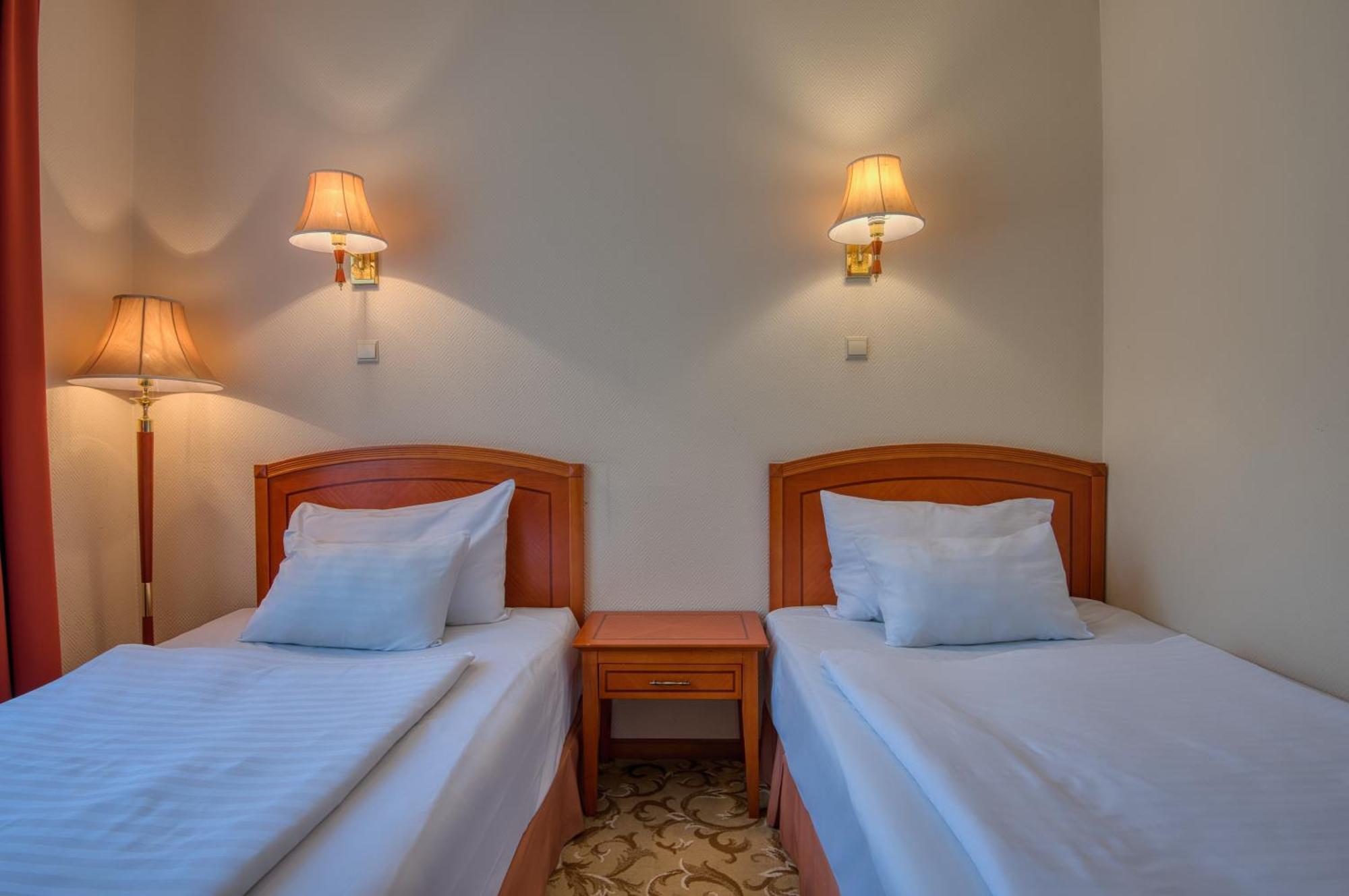 Hotel Bellevue Esztergom Rom bilde